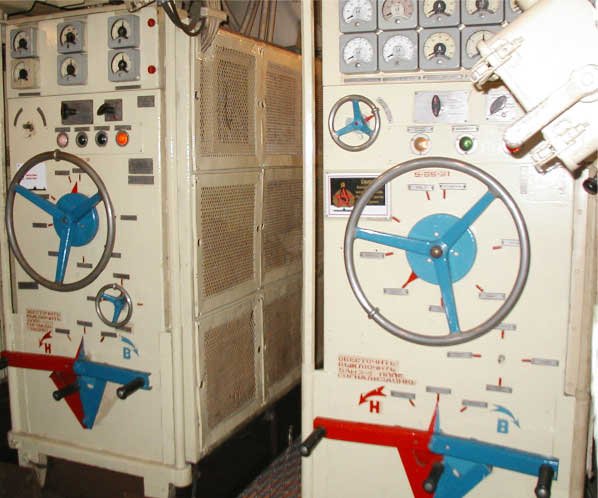 scorp-eleceng.jpg (44657 bytes)